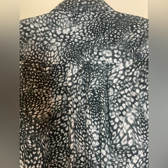 Cloth & Stone for Anthropologie “Watercolor” Slippery Blouse with Hi-Lo hem -NWT - Picture 5 of 9